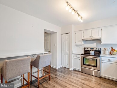 14955 Carriage Square Dr, Silver Spring, MD 20906 - photo 7