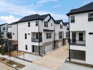 712 W Donovan St unit D, Houston, TX 77091 - photo 2