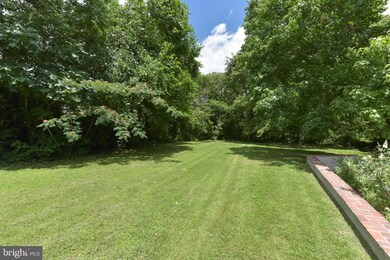 121 Longview Dr, Alexandria, VA 22314 - photo 4