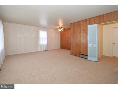 512 Haws Ln, Oreland, PA 19075 - photo 5