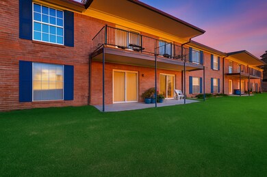 4036 Ridglea Country Club Dr unit 1006, Fort Worth, TX 76126 - photo 2