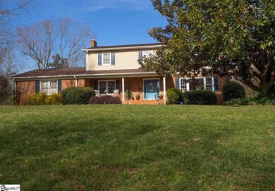 39 Hillsborough Dr, Greenville, SC 29615 - photo 2