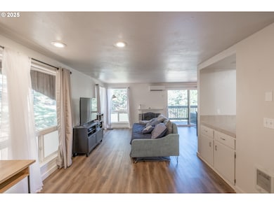 418 Stonewood Dr unit 418, Eugene, OR 97405 - photo 4