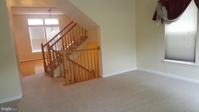 8314 Lyndhurst St, Laurel, MD 20724 - photo 2