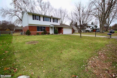 18672 Beatrice St, Clinton Township, MI 48036 - photo 2