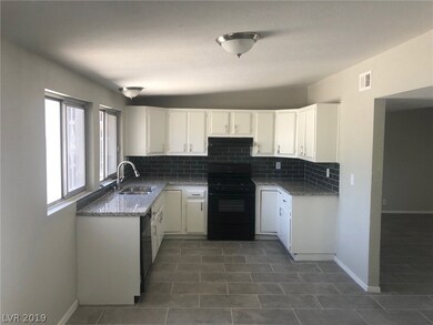 2181 Natalie Ave, Las Vegas, NV 89169 - photo 3