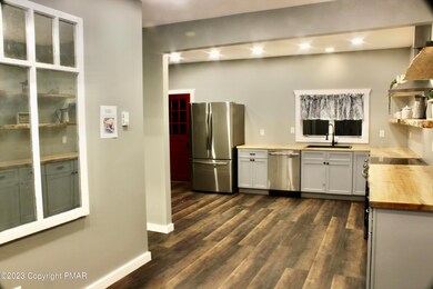 424 Old Route 940, Pocono Pines, PA 18350 - photo 4