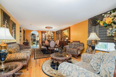 1260 Drumgoole Rd E, Staten Island, NY 10312 - photo 6