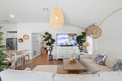 915 Overpool Ave, Davenport, FL 33896 - photo 6