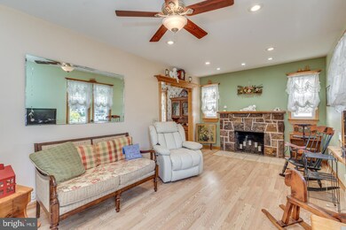 323 Walnut St, Delanco, NJ 08075 - photo 4