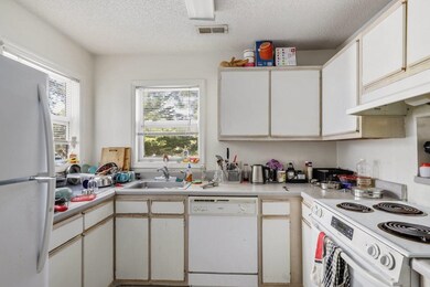 1440 Collegeview Ave unit 202, Raleigh, NC 27606 - photo 2