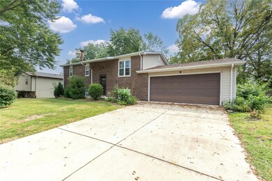9 Nassau Dr, Maryville, IL 62062 - photo 2
