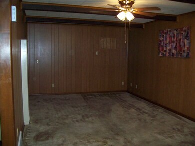 11.5x23.5 family/dining room