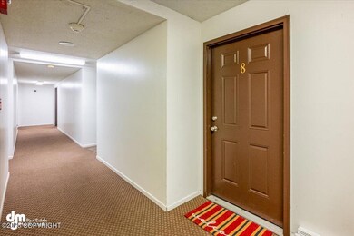 07-Main Entry into apartment_SLS_-8644