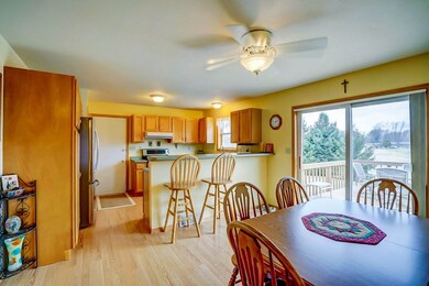 147 Ames St, Oregon, WI 53575 - photo 3