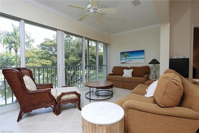 Sunroom with ceiling fan