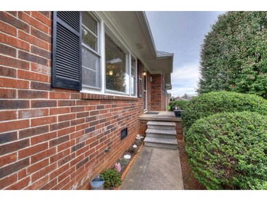 604 Southview Dr, Johnson City, TN 37601 - photo 4