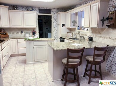 415 Skyview Cir, Troy, TX 76579 - photo 4