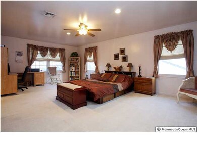 18 Gladiola Dr, Howell, NJ 07731 - photo 4