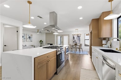 9504 Cliff View Way, Las Vegas, NV 89117 - photo 5