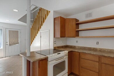 2021 S Granada Dr unit 10, Tempe, AZ 85282 - photo 3