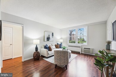 228 N Thomas St unit 2283, Arlington, VA 22203 - photo 3