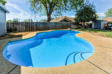 SPARKLING POOL