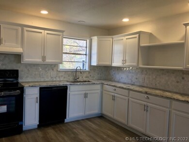 1108 N Cherokee Ave, Claremore, OK 74017 - photo 2