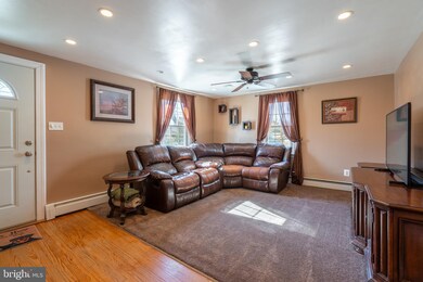 51 E School St, Hatfield, PA 19440 - photo 5