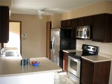 4457 Blythe Rd, Columbus, OH 43224 - photo 2