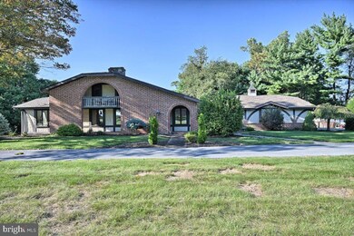 141 Cindalyn Dr, New Holland, PA 17557 - photo 2