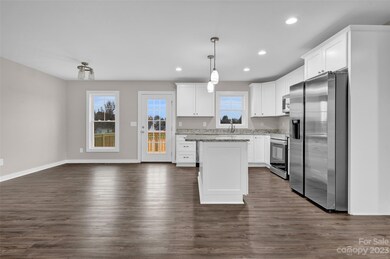 106 E Dundee Ct, Statesville, NC 28625 - photo 7