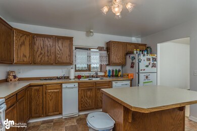 2980 Brookridge Cir Anchorage-large-017-