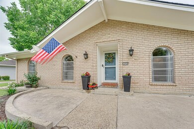 1608 Charlottsville Dr, Ennis, TX 75119 - photo 6