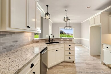 10283 S 218th East Ave, Broken Arrow, OK 74014 - photo 7