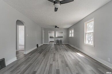 428 N Sherman St, Lincoln, IL 62656 - photo 3