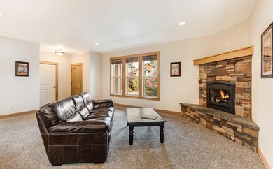 20208 Merriewood Ln, Bend, OR 97702 - photo 3