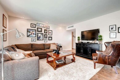 4301 E Clarendon Ave Phoenix-large-005-L