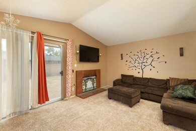 5 Living Room 37518 29th Street East Pal