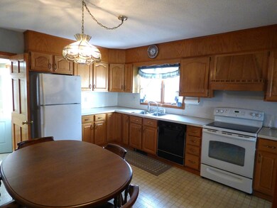55-57 Maple St, Ludlow, MA 01056 - photo 7