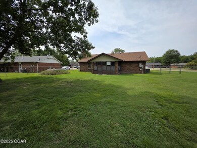 1300 Maple Dr, Miami, OK 74354 - photo 6