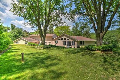 2370 Kathleen St, Fitchburg, WI 53711 - photo 4