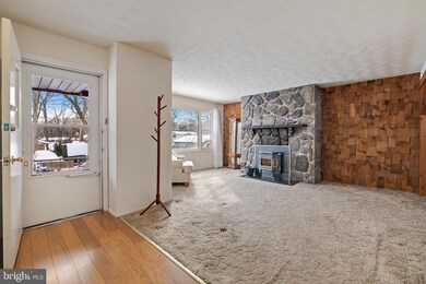 1233 Hillcreek Rd, Pasadena, MD 21122 - photo 3