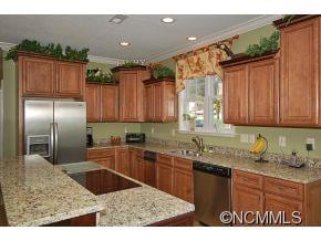 CUSTOM CABINETRY WITH GRANITE