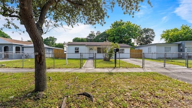 760 NW 126th St, North Miami, FL 33168 - photo 2