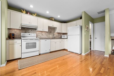 9 Griswold Dr unit B, Salem, MA 01970 - photo 5