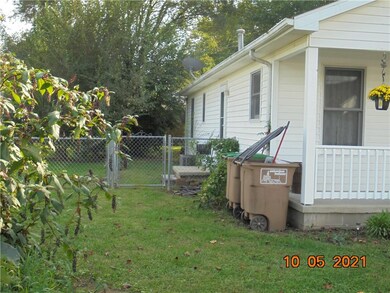 2011 Ohio Ave, Columbus, IN 47201 - photo 3