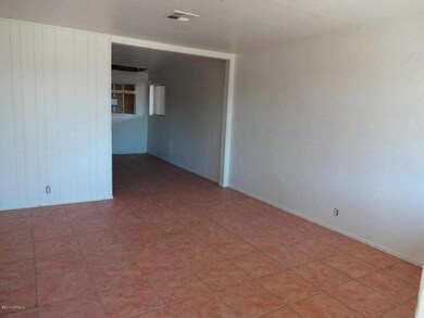 Family Room 03