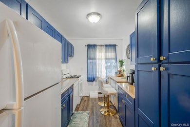 460 Old Town Rd unit 2J, Port Jefferson Station, NY 11776 - photo 6