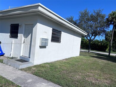 1995 NE 167th St unit 1, North Miami Beach, FL 33162 - photo 4